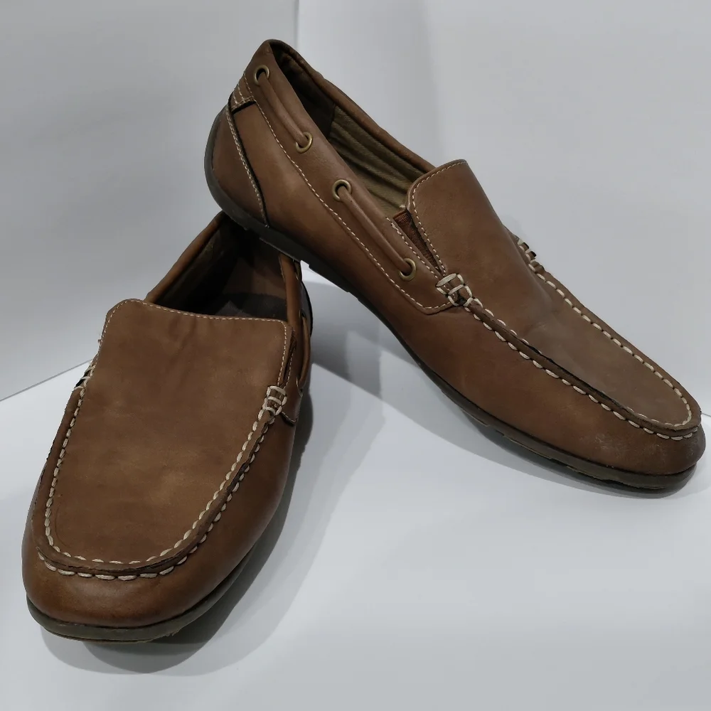 GBX Men's brown driving moccasin loafers size 9